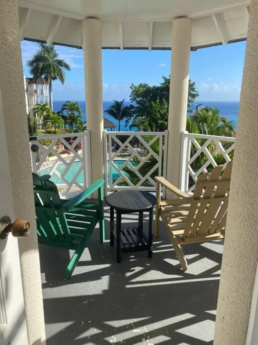 Coastal Beauty - Beautiful Penthouse Condo In Ocho Rios Dış mekan fotoğraf