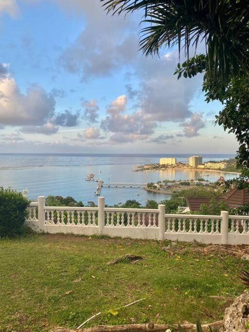 Coastal Beauty - Beautiful Penthouse Condo In Ocho Rios Dış mekan fotoğraf