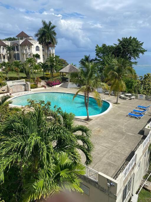 Coastal Beauty - Beautiful Penthouse Condo In Ocho Rios Dış mekan fotoğraf